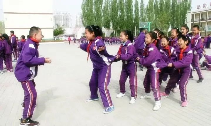 育社区提出